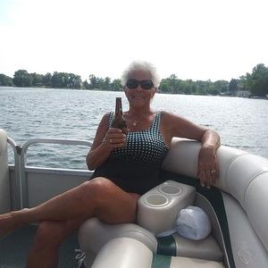 Meet your Posher, Renee